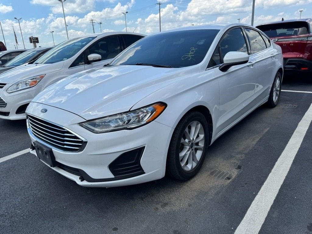 Used 2020 White Ford SE image 3