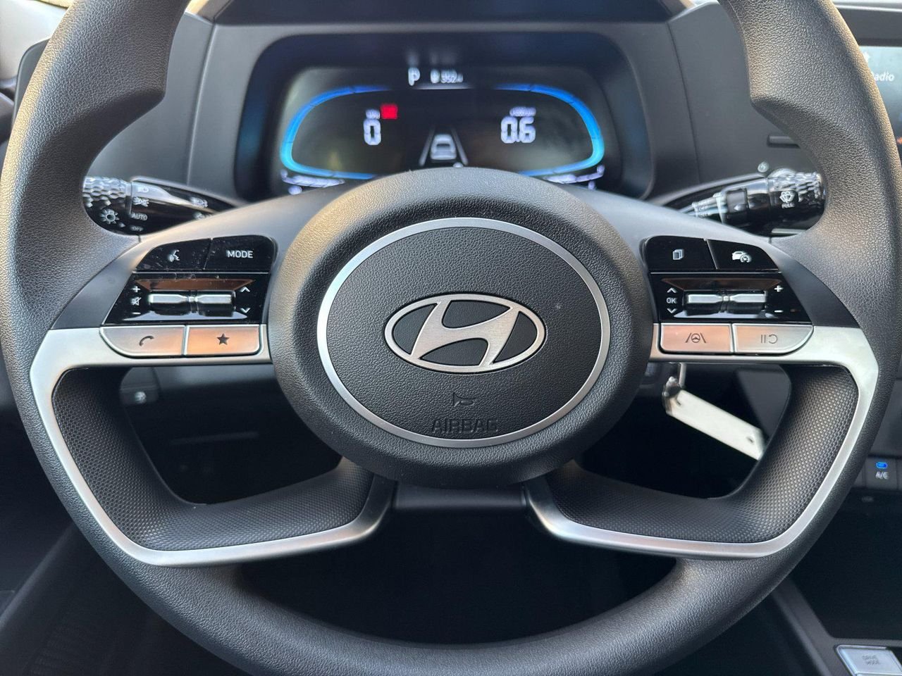 New 2026 White Hyundai SE image 20