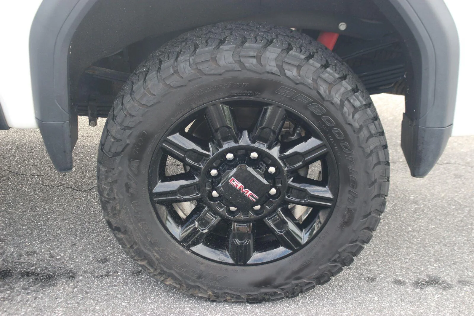 Used 2024 Summit White GMC AT4 image 39