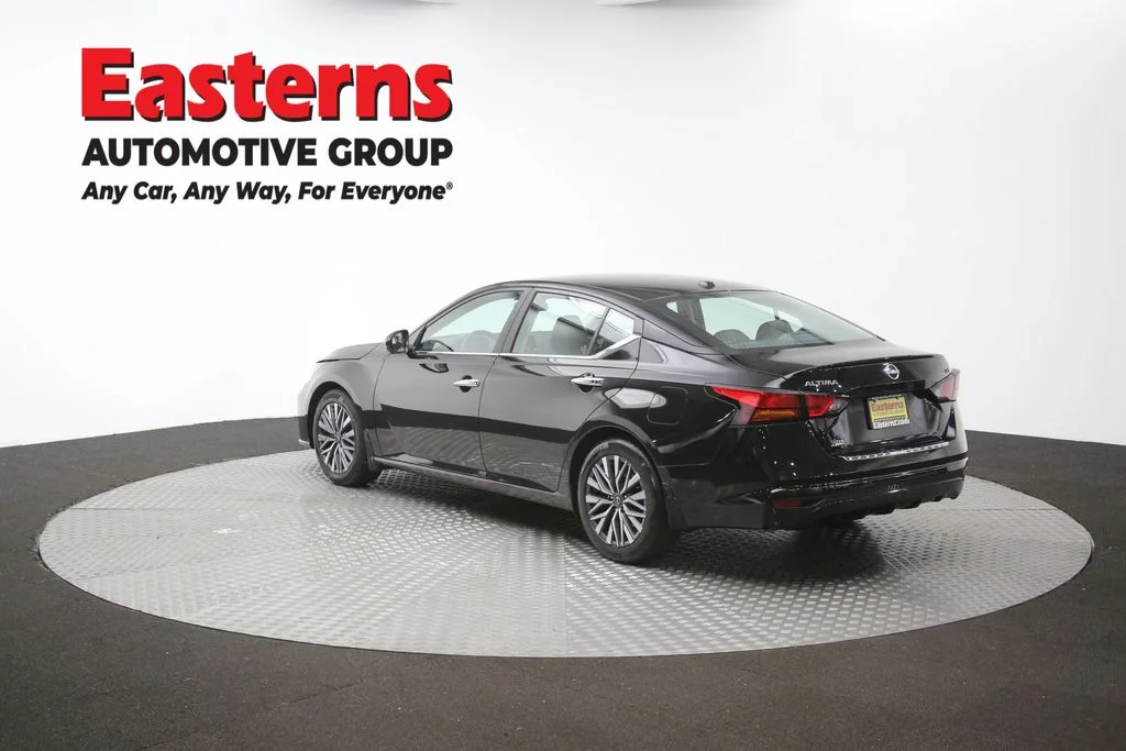 Used 2023 Black Nissan 2.5 SV image 63