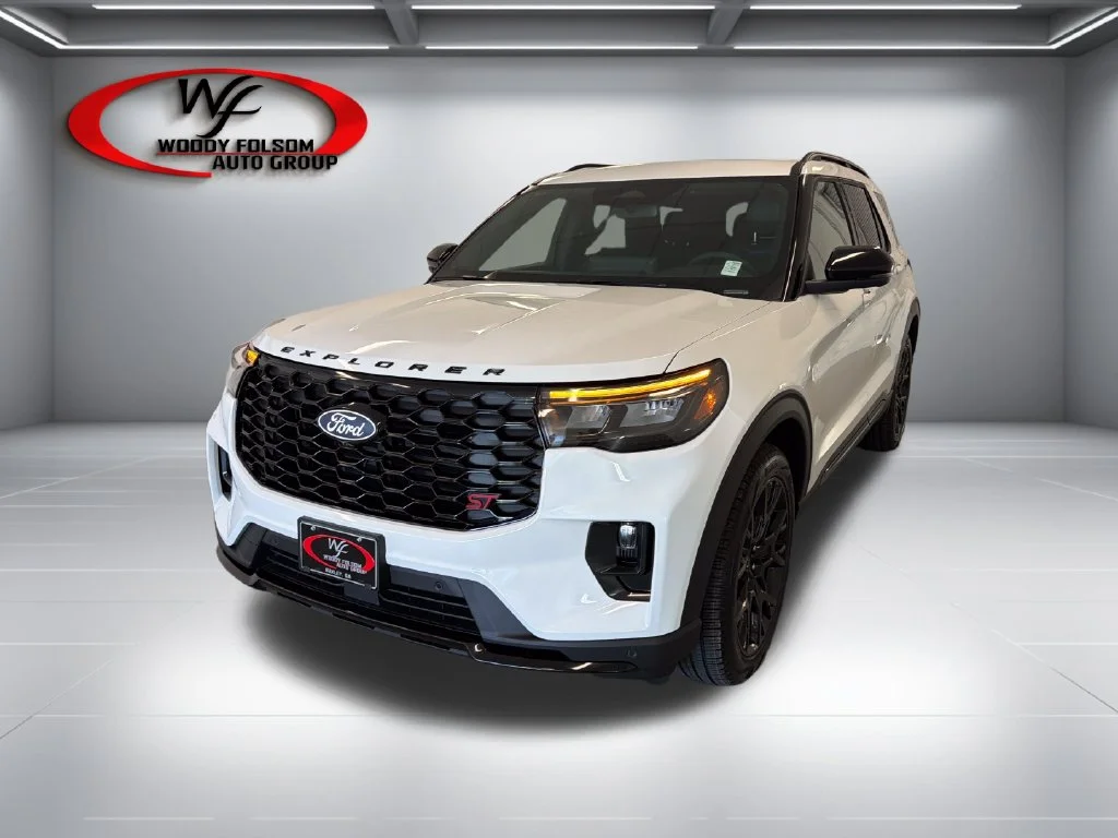 New 2027 Star White Metallic Tri-Coat Ford ST image 3
