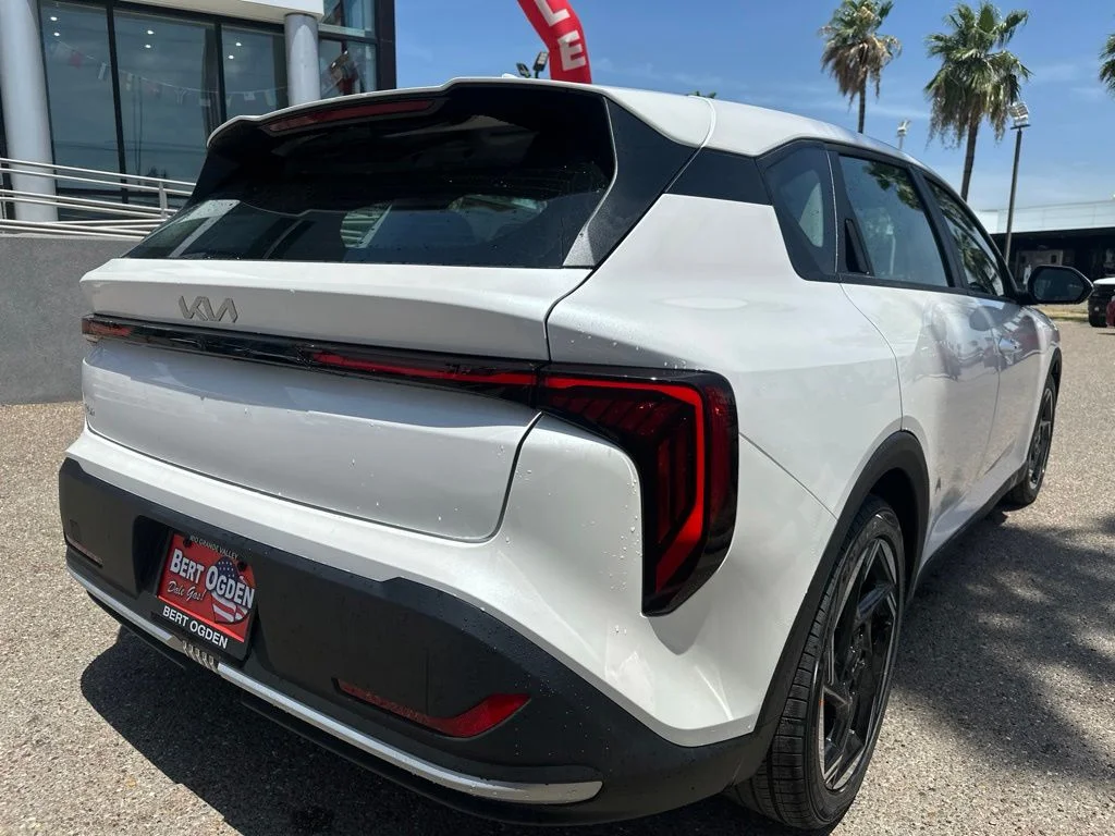 New 2026 White Kia EX image 5