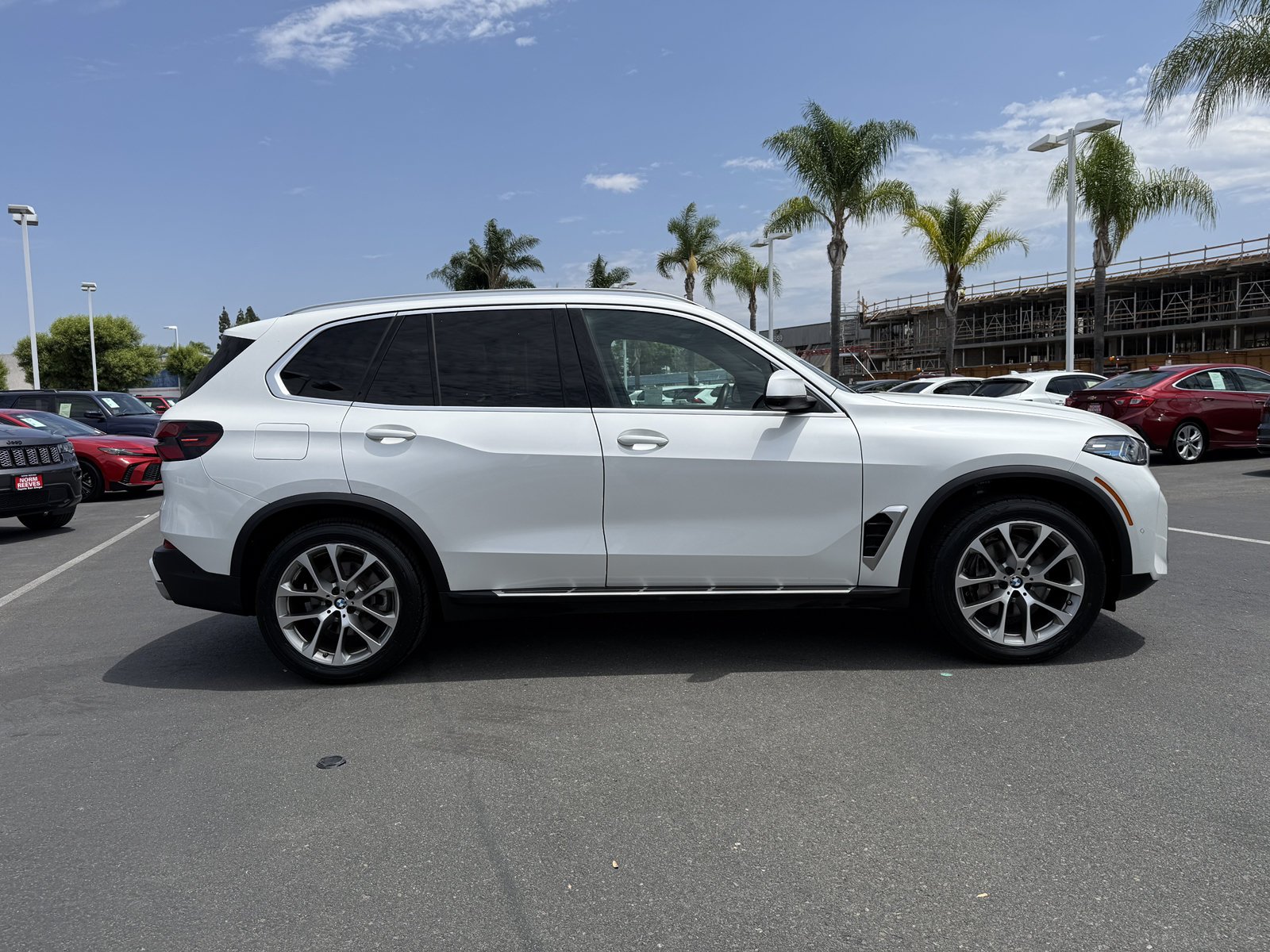 Used 2024 White Metallic BMW sDrive40i image 7