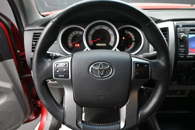 Used 2013 Red Toyota Base image 18