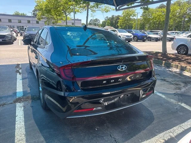 Used 2023 Onyx Black Hyundai SE image 7