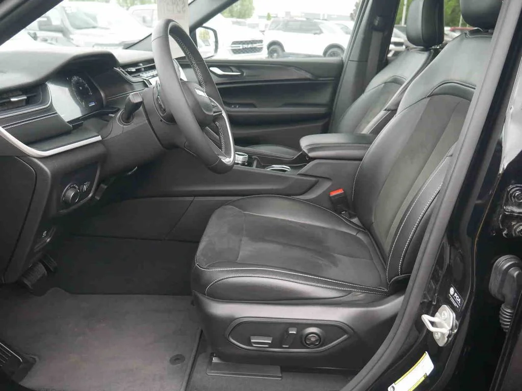 Certified Used 2024 Black Jeep Altitude X image 22