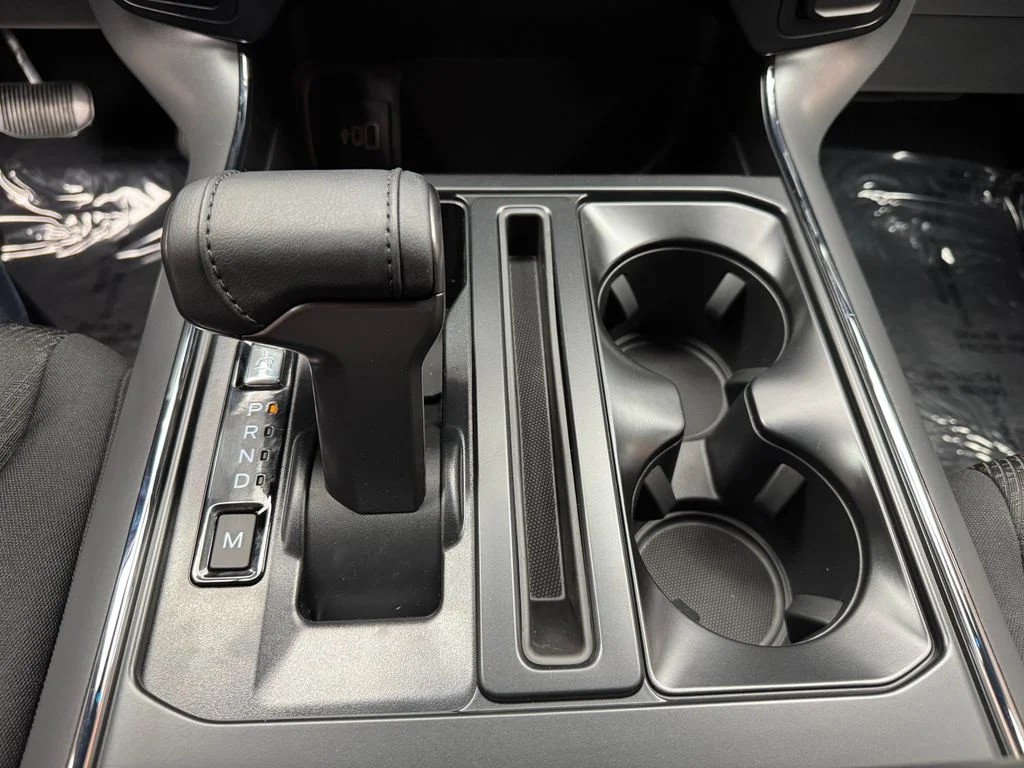 New 2026 Oxford White Ford XLT image 21