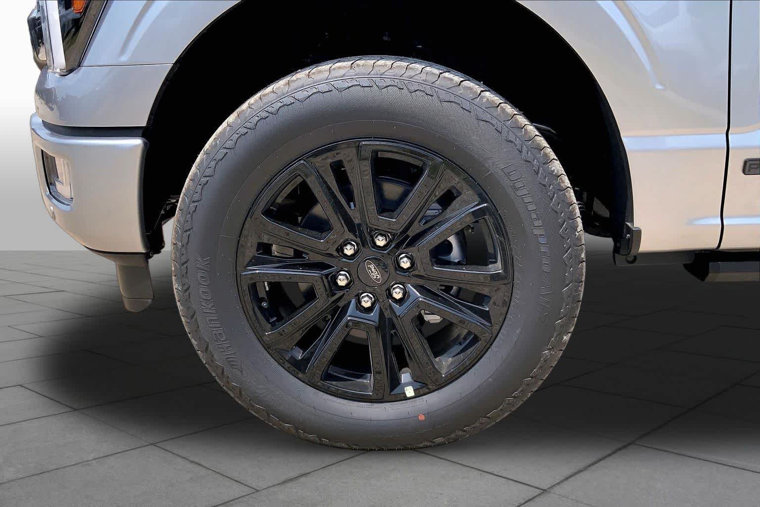 New 2026 Iconic Silver Metallic Ford Platinum® image 8