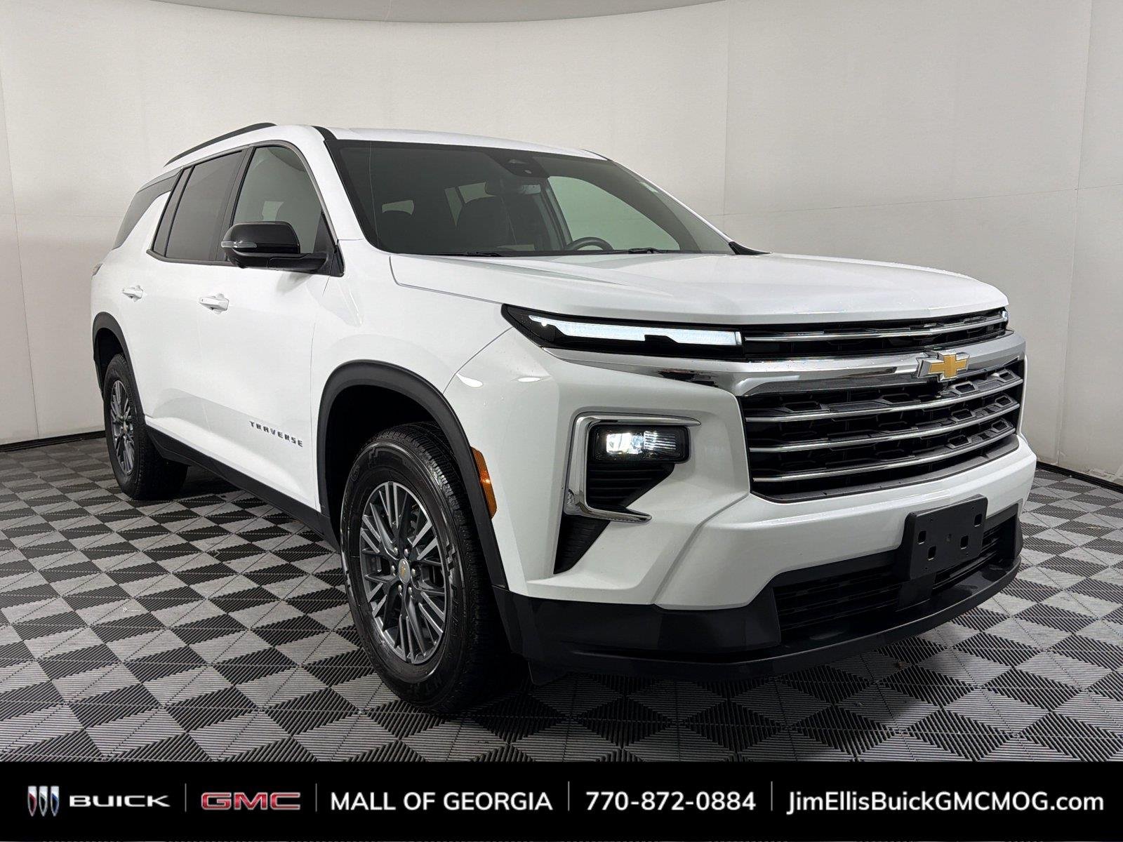 Used 2024 Summit White Chevrolet LT image 1
