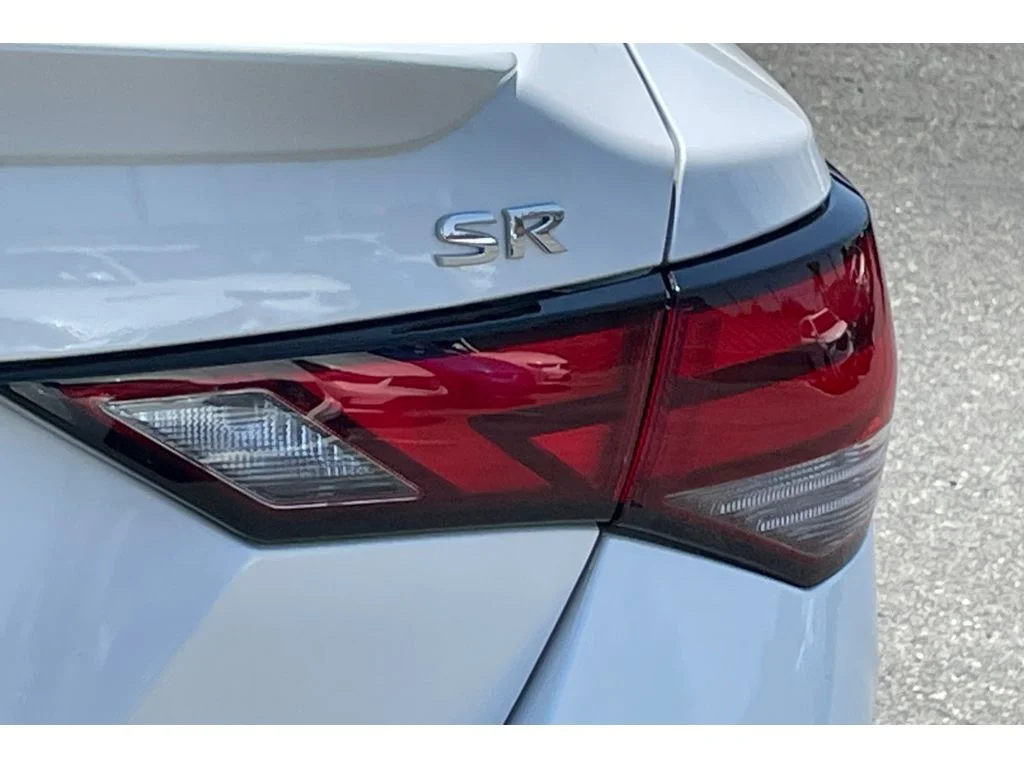 Used 2022 Aspen White TriCoat Pearl Nissan SR image 43