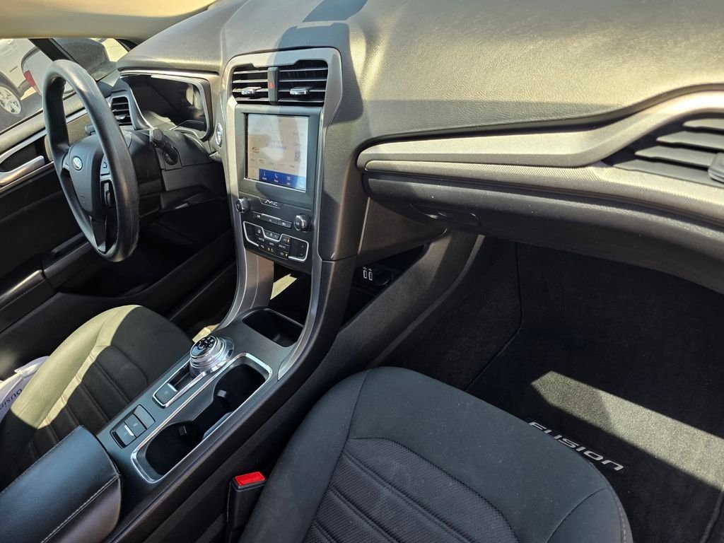Used 2020 Black Ford SE image 22