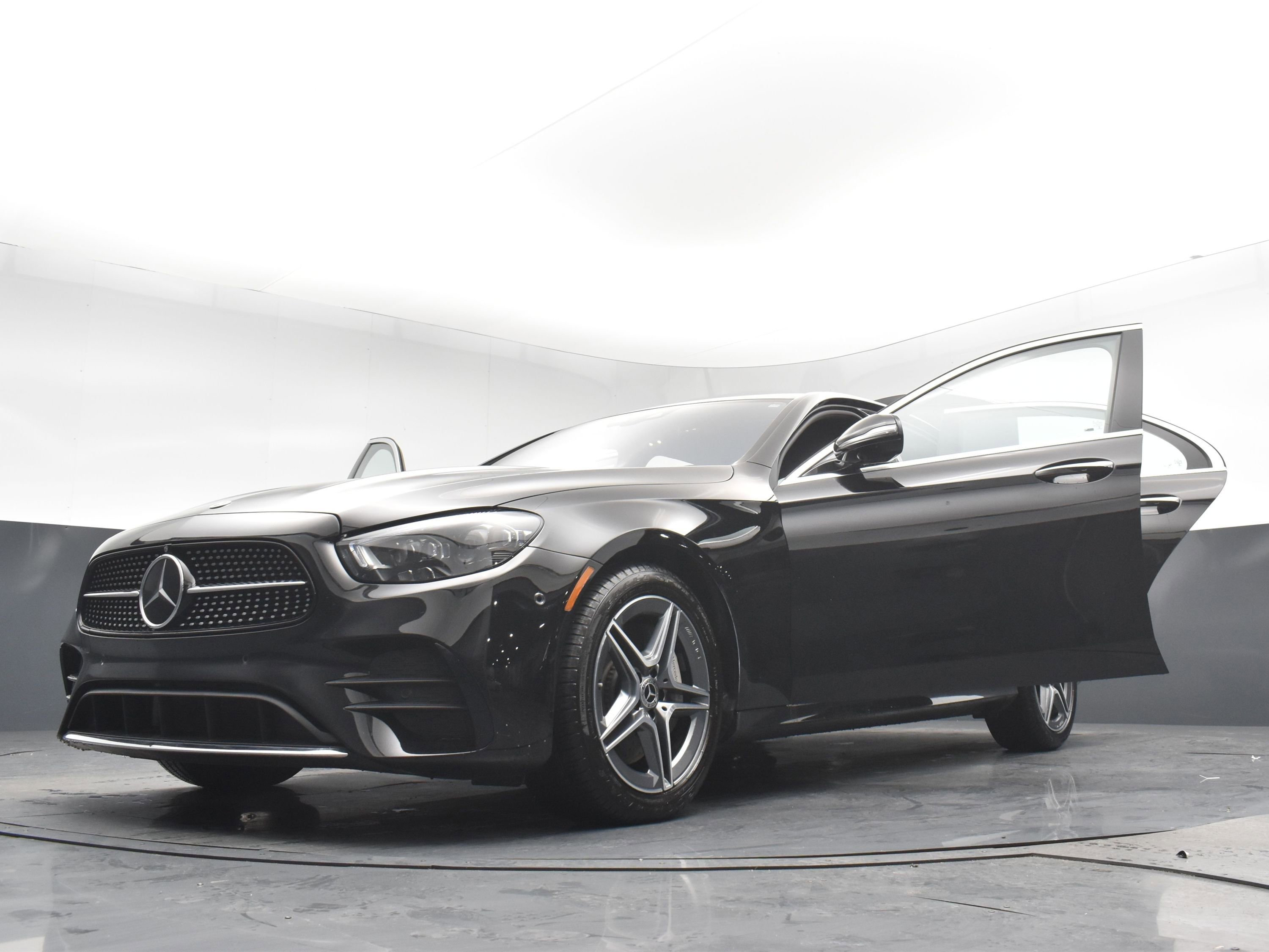 2022 Mercedes-Benz E-Class E350 - Photo 30