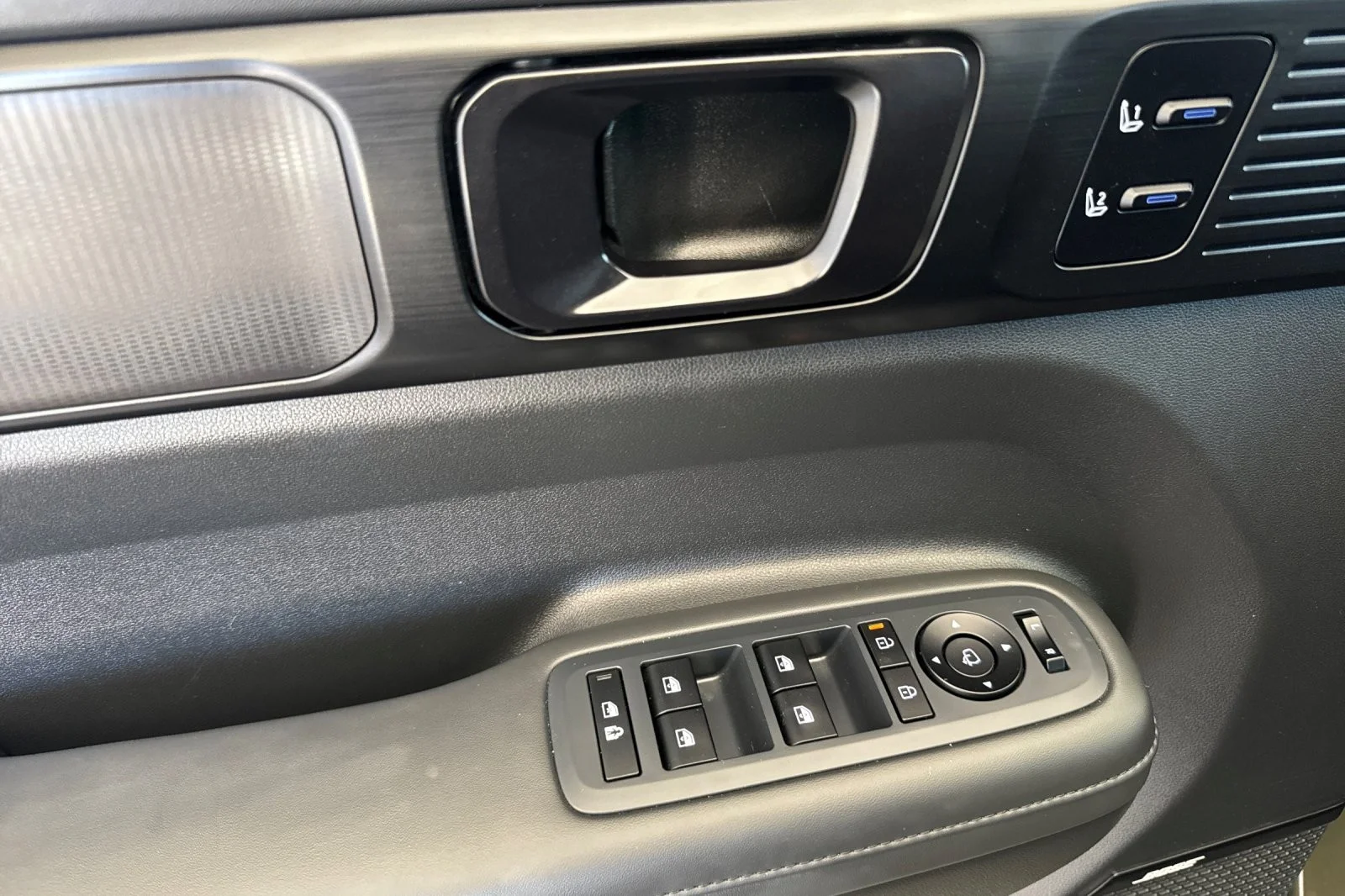 Used 2025 Rockwood Green Hyundai Calligraphy image 10
