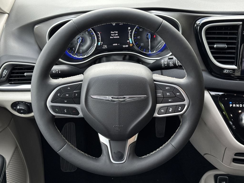 2024 Chrysler Pacifica Touring L - Photo 22