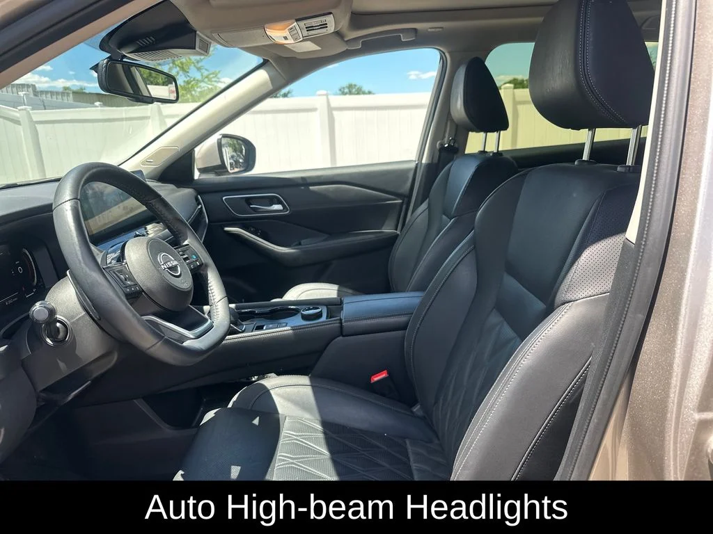 Used 2024 Gold Nissan Platinum image 12