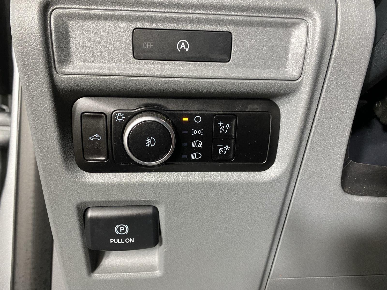 Used 2025 Iconic Silver Ford XLT image 14