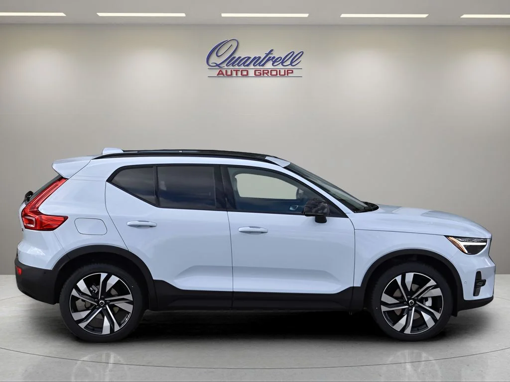 Used 2026 Cloud Blue Volvo Plus image 3