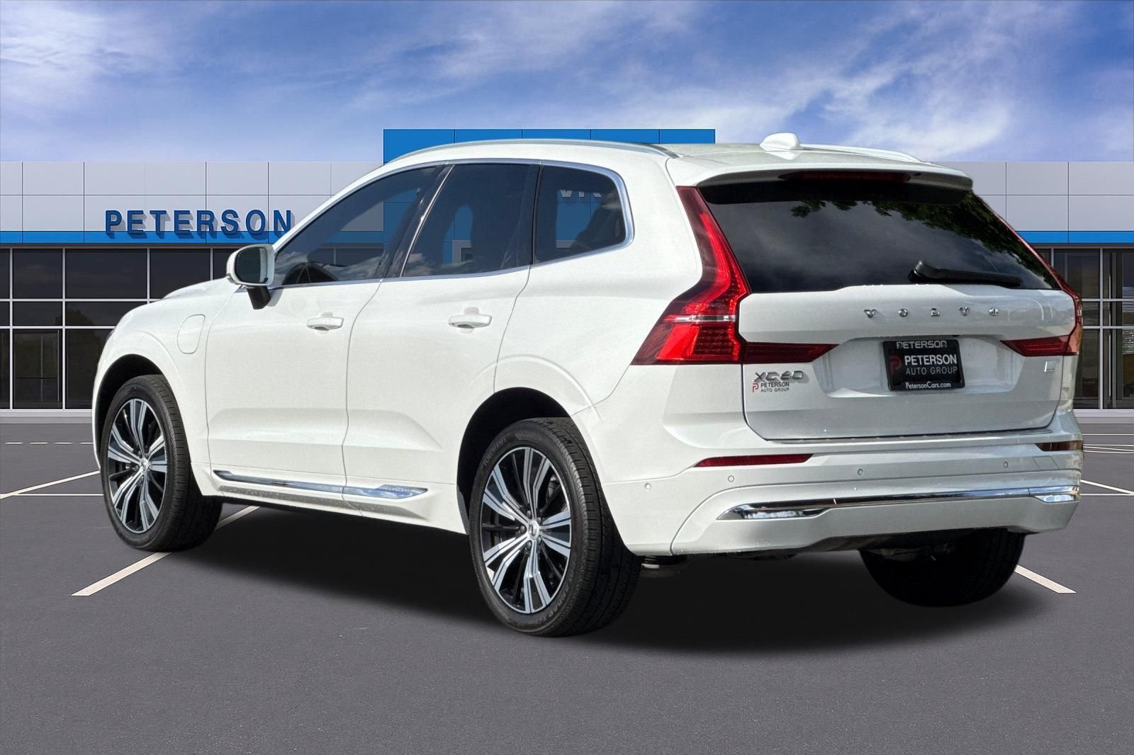 Used 2022 White Volvo T8 Inscription image 6