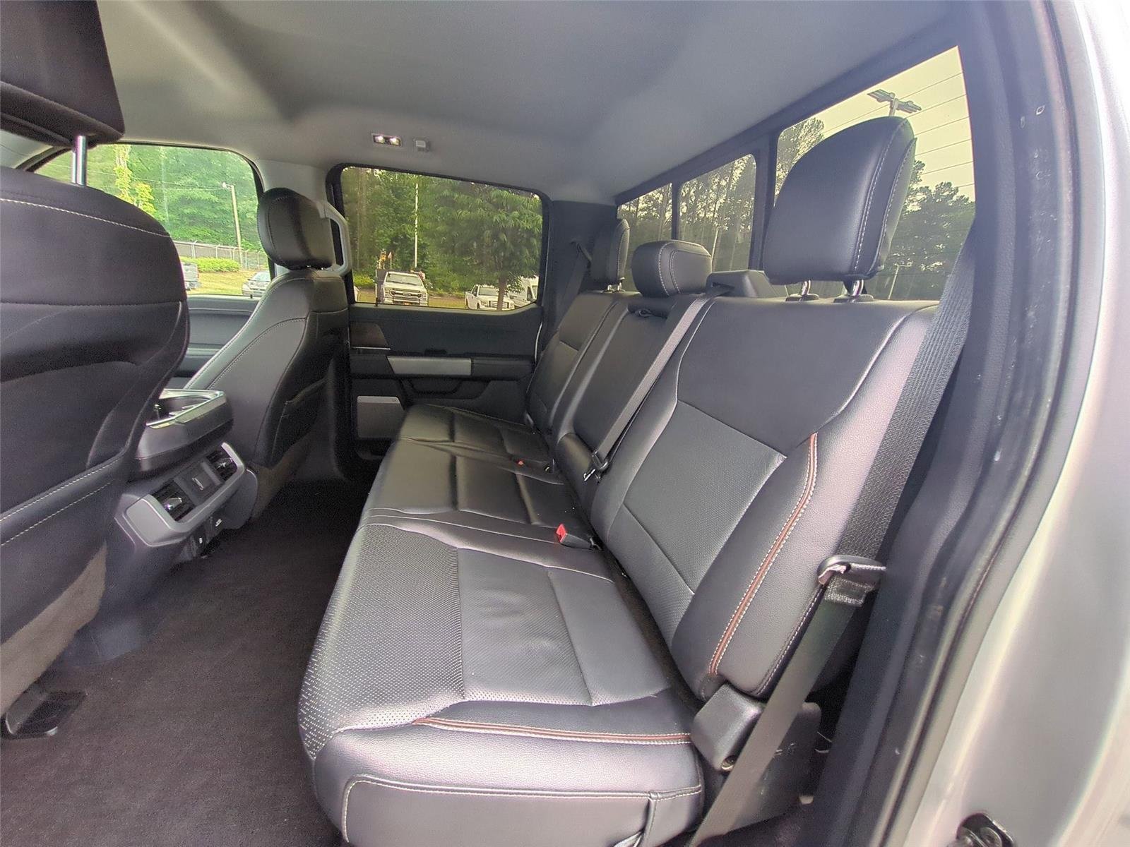 Used 2022 Iconic Silver Metallic Ford LARIAT image 33