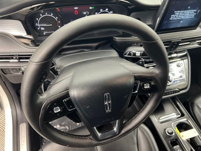 Used 2022 White Lincoln Standard image 22