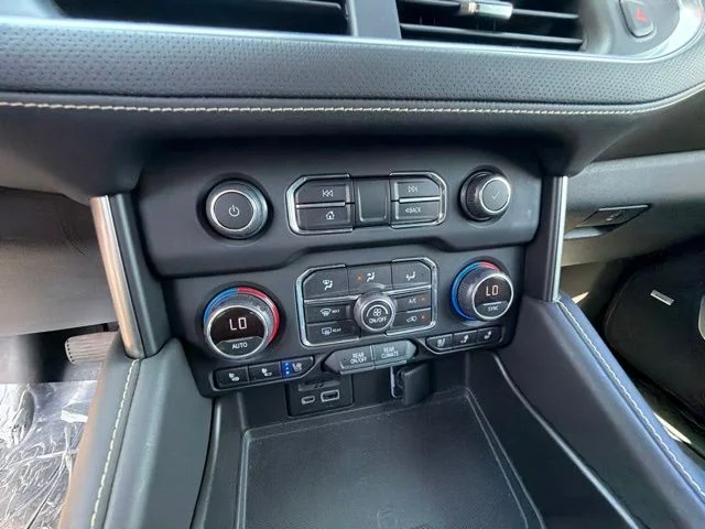 Used 2021 Black Chevrolet Premier image 25