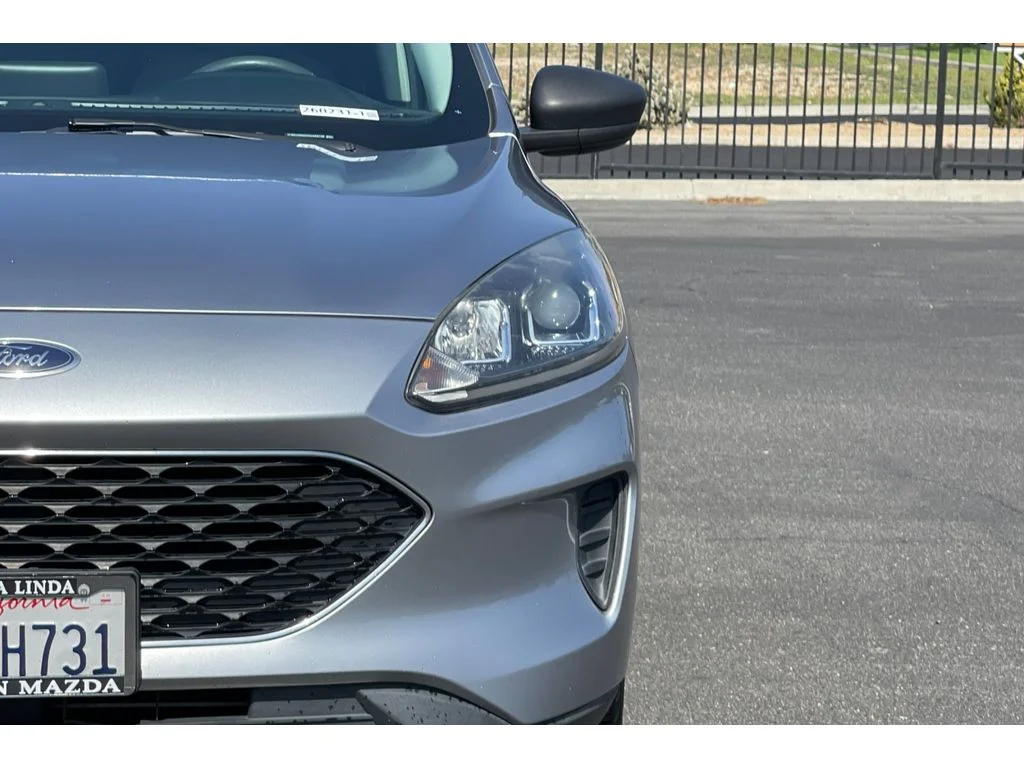 Used 2022 ICONIC SILVER Ford SE image 48
