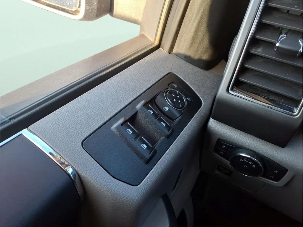 Used 2019 Blue Ford XLT image 27