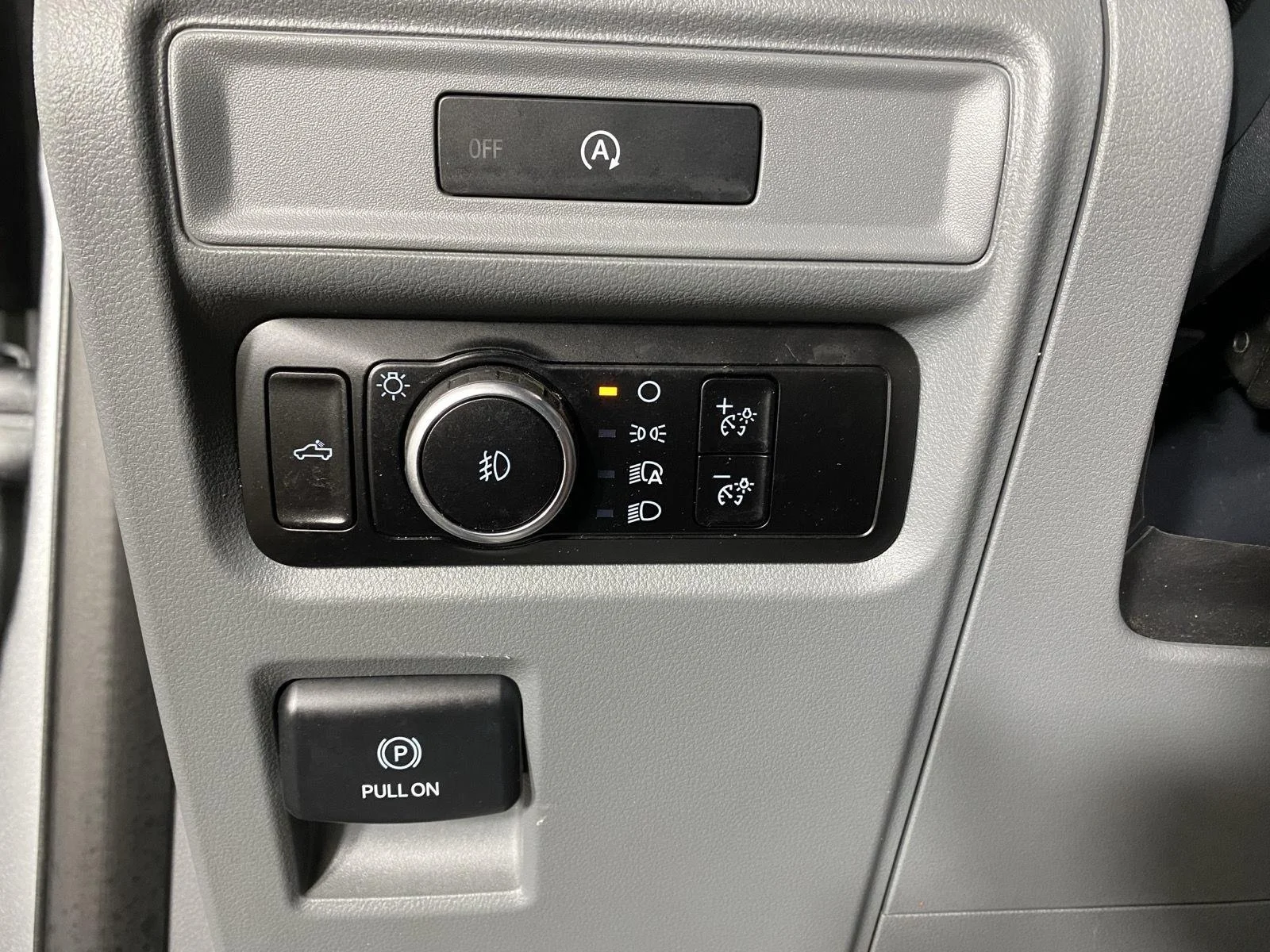 Used 2025 Iconic Silver Ford XLT image 14