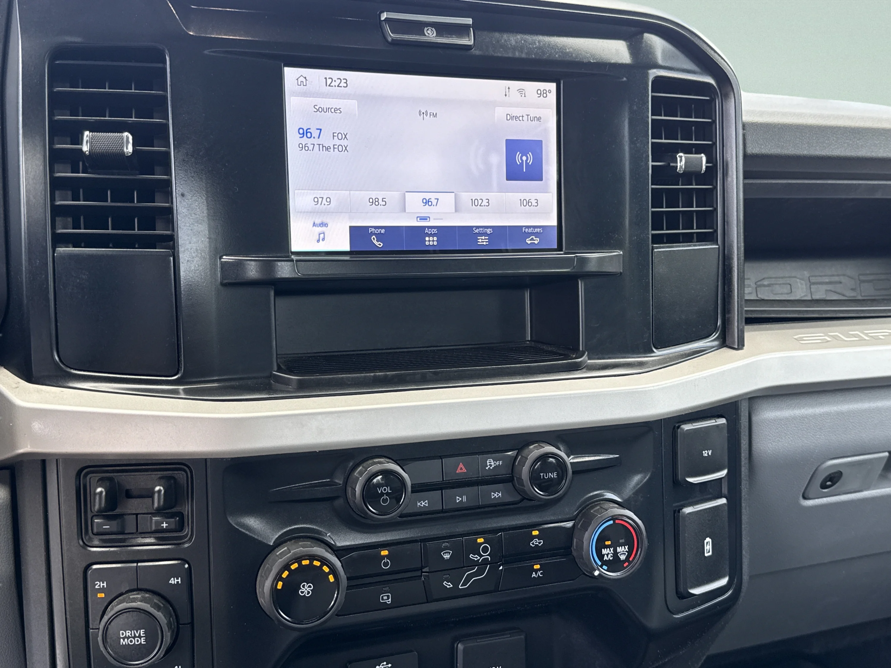 Used 2025 Oxford White Ford XL image 29