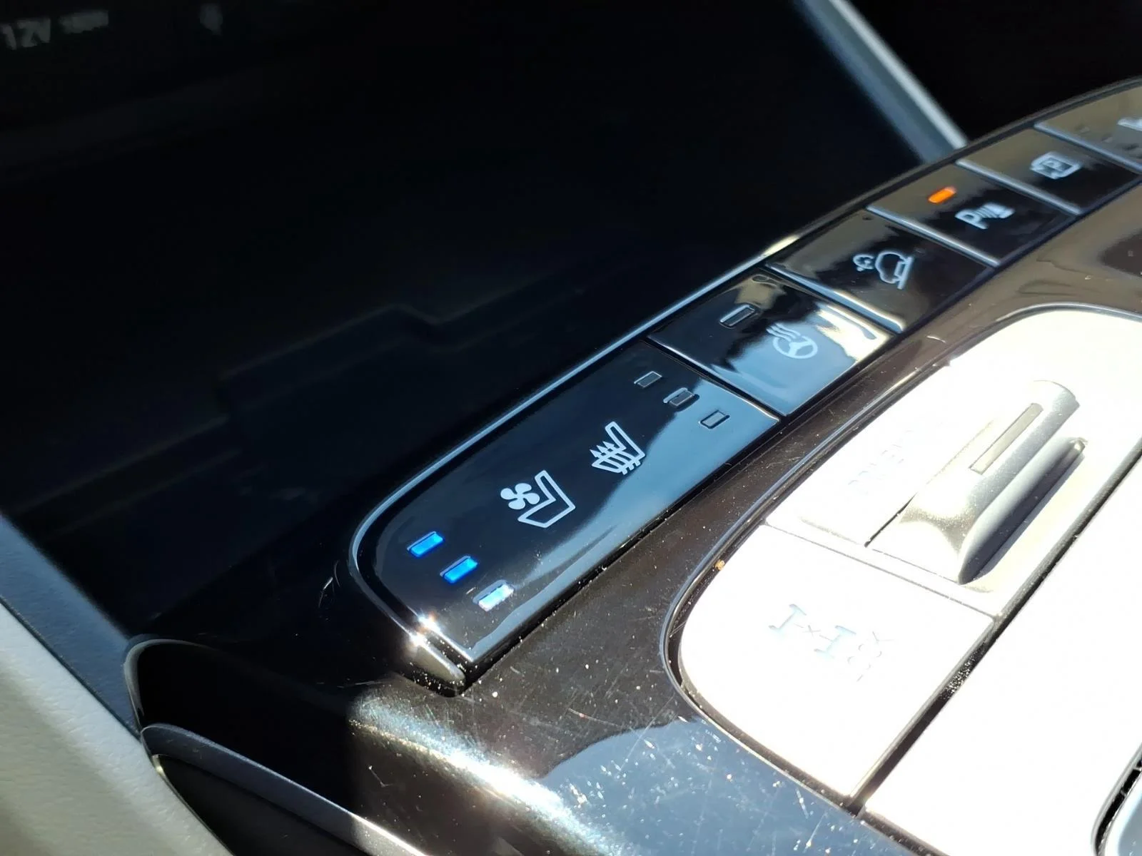 Used 2024 Black Pearl Hyundai Limited image 5