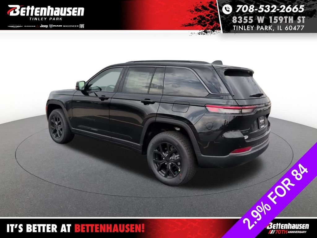 New 2026 Diamond Black Crystal Pearlcoat Jeep Altitude image 15