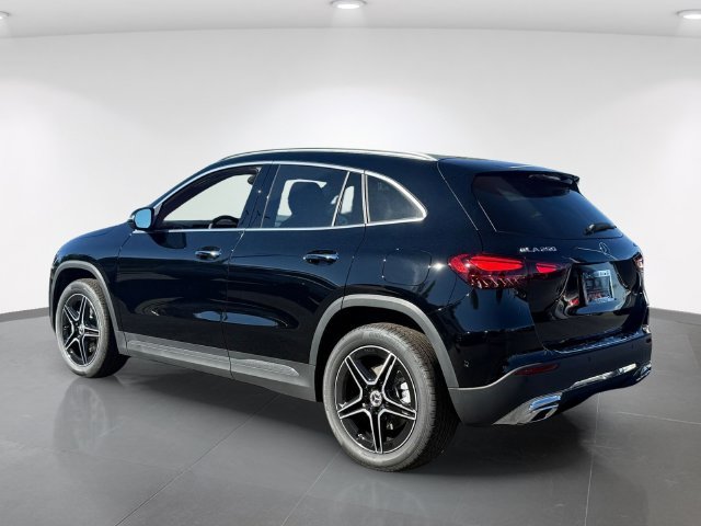 New 2026 Night Black Mercedes-Benz GLA 250 image 5