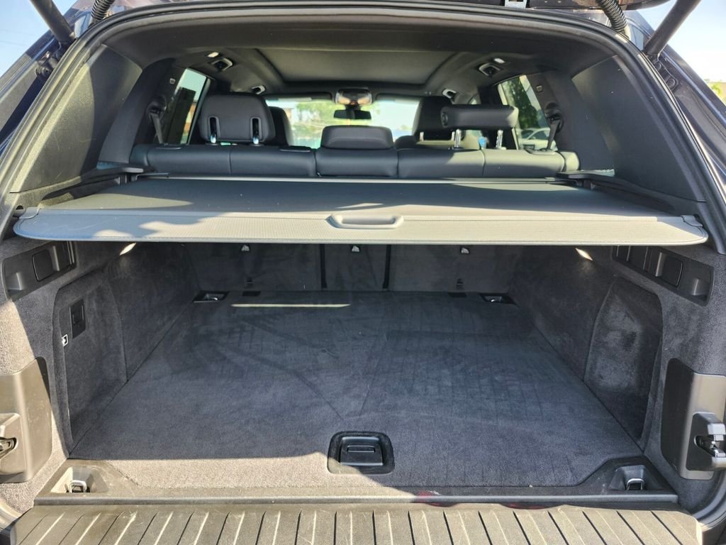 Used 2019 Gray BMW xDrive40i image 34