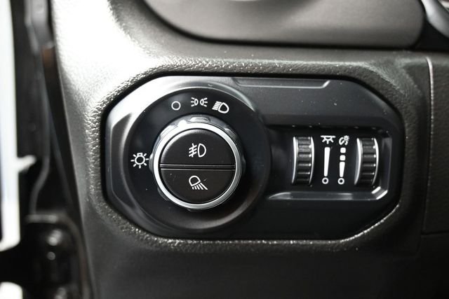 Used 2022 Black Jeep Sport image 15