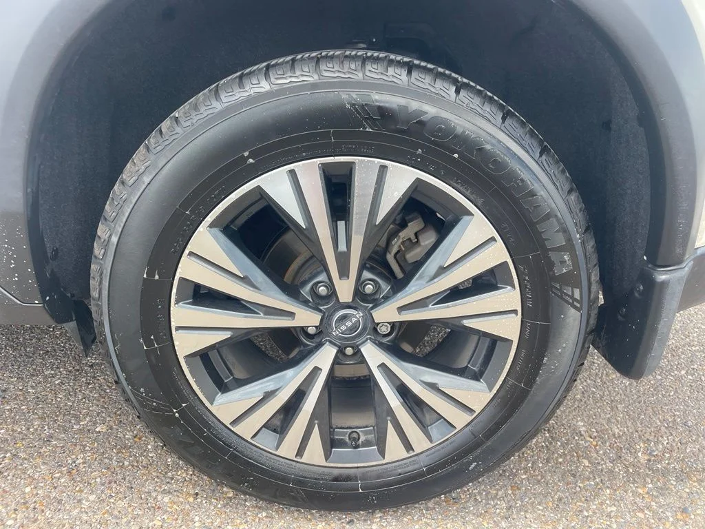 Certified Used 2022 White Nissan SV image 17