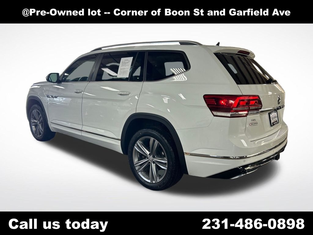 Used 2018 White Volkswagen SEL image 3