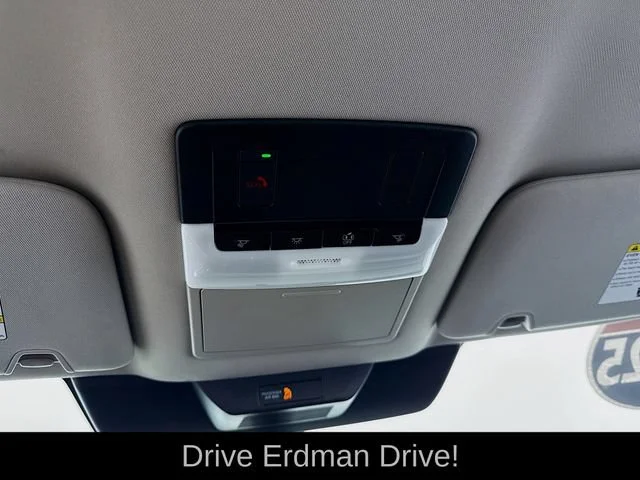 2025 Nissan Pathfinder SV - Photo 18