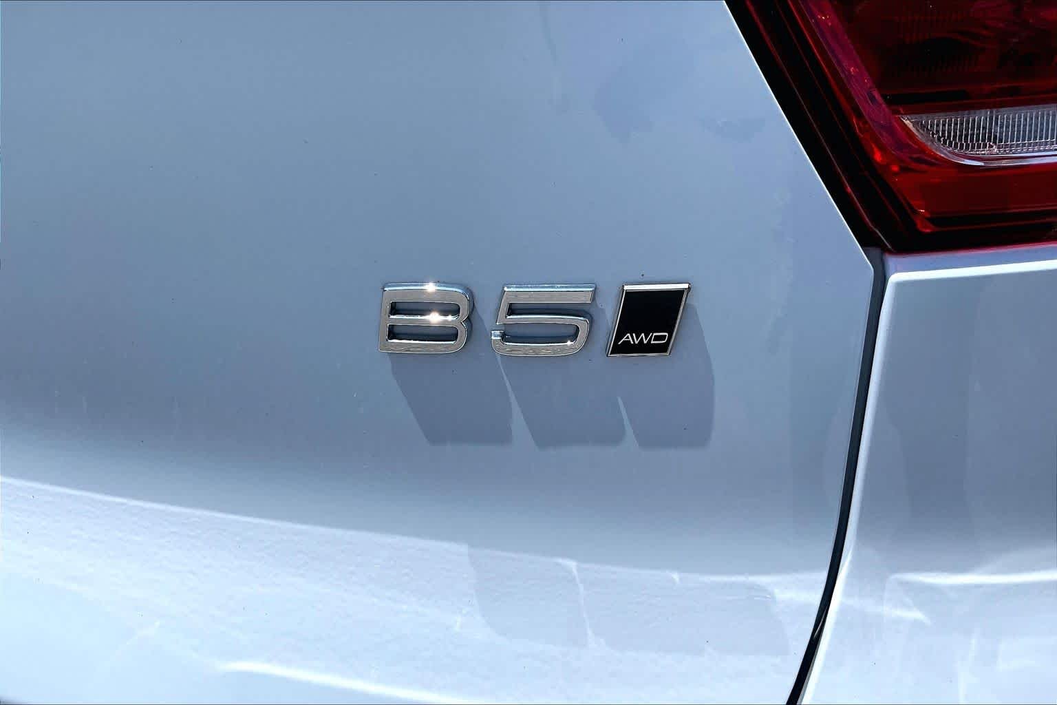 Used 2024 Cloud Blue Volvo Plus Bright Theme image 10