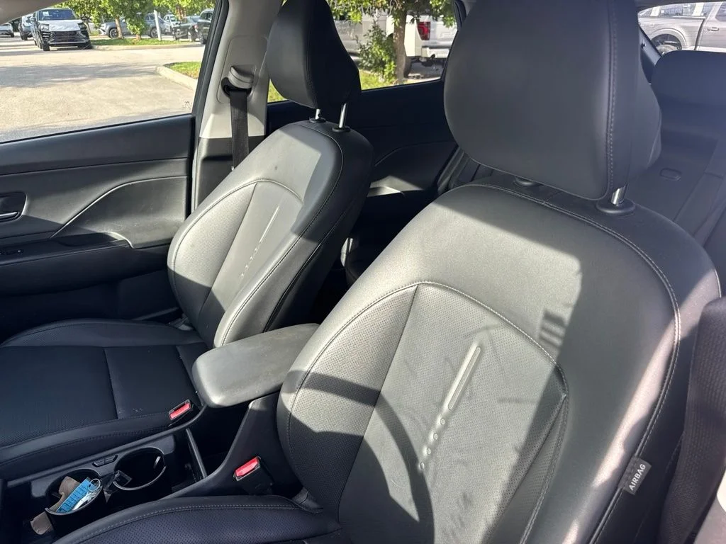 Used 2024 Gray Pearl Hyundai Limited image 10