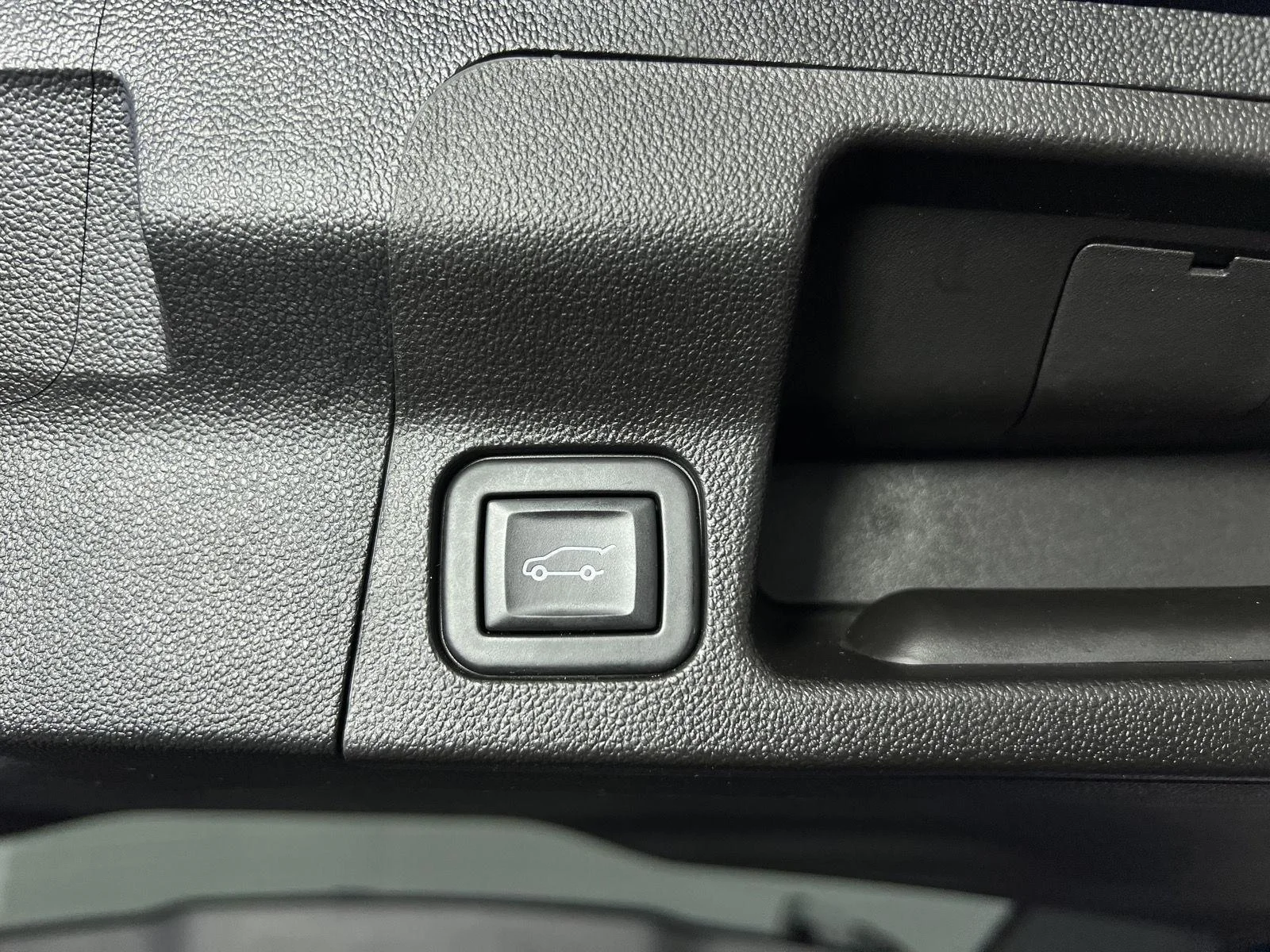 Used 2023 Ultra Blue Metallic GMC SLE image 23