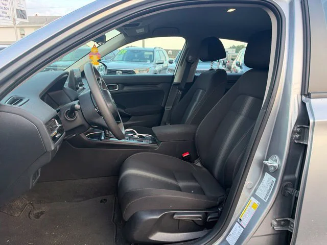 Used 2023 Lunar Silver Metallic Honda LX image 8