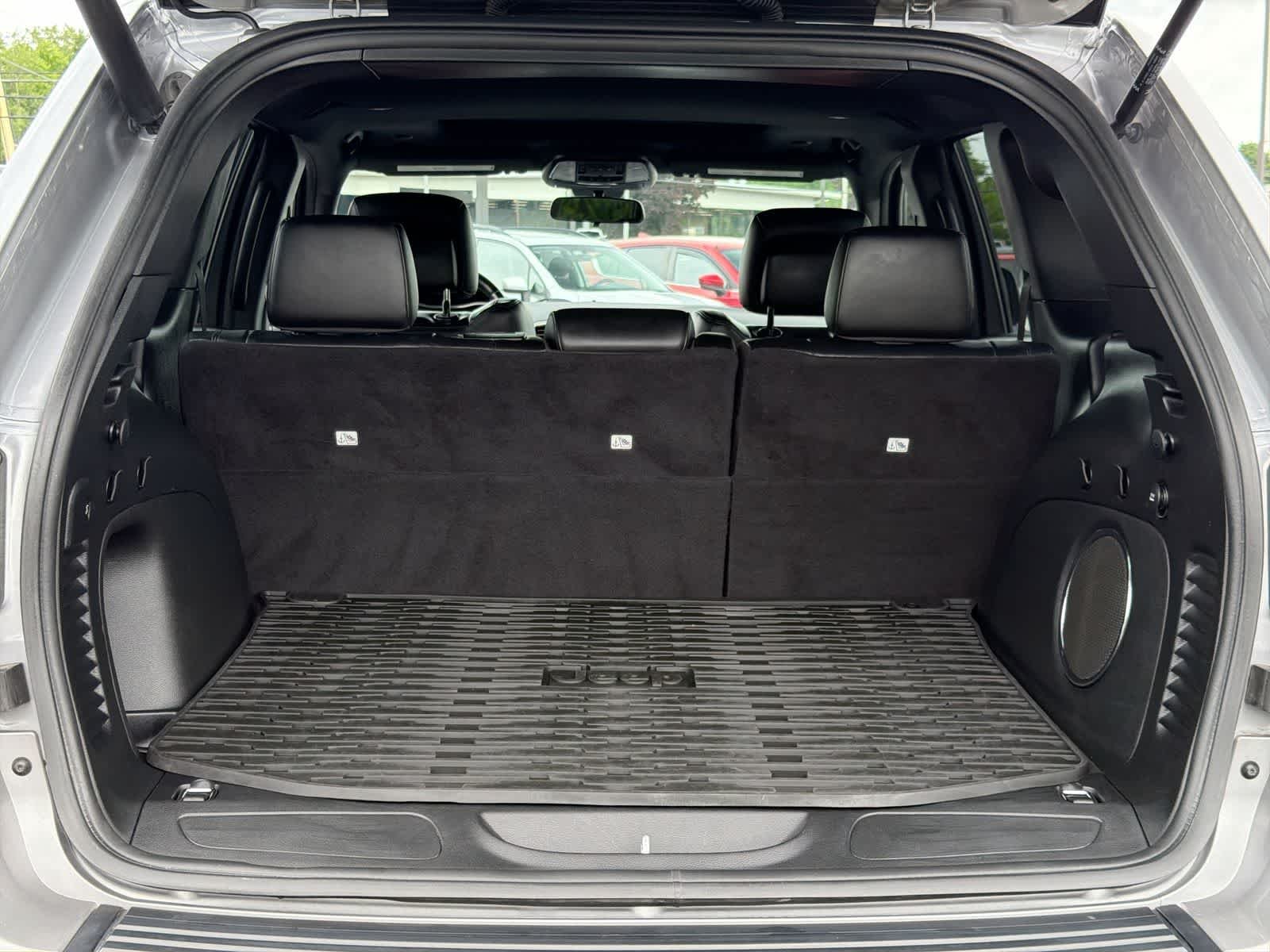 Used 2021 Billet Silver Metallic Clearcoat Jeep Laredo X image 35