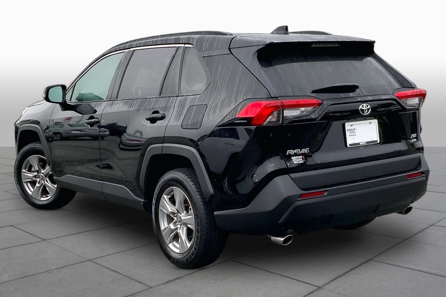 Used 2025 Midnight Black Metallic Toyota XLE image 12