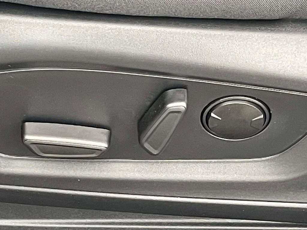 New 2026 Star White Metallic Tri-Coat Ford Active image 13