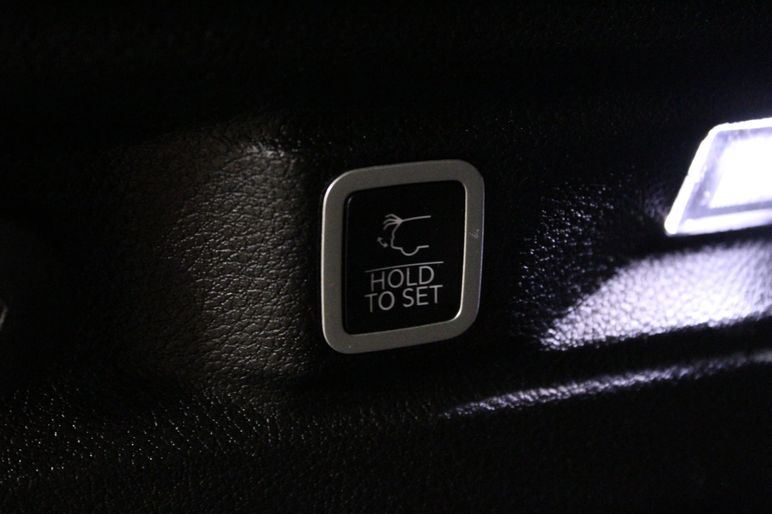 Used 2023 Silver Zynith Jeep Limited image 15