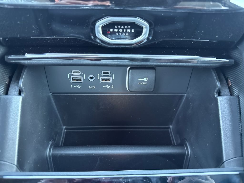 New 2026 Bright White Clear-Coat Exterior Paint Jeep Limited image 26