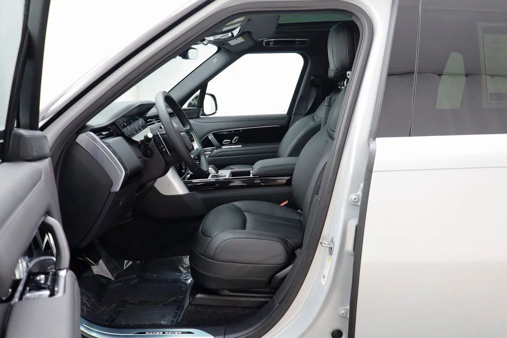New 2026 Silver Land Rover SE image 6