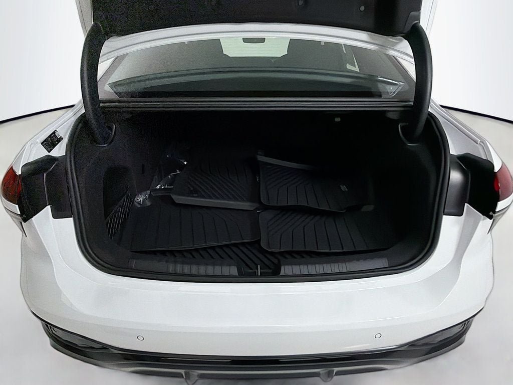Used 2026 Glacier White Metallic Audi Premium Plus quattro image 28