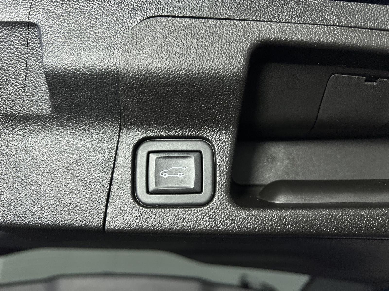 Used 2023 Ultra Blue Metallic GMC SLE image 23