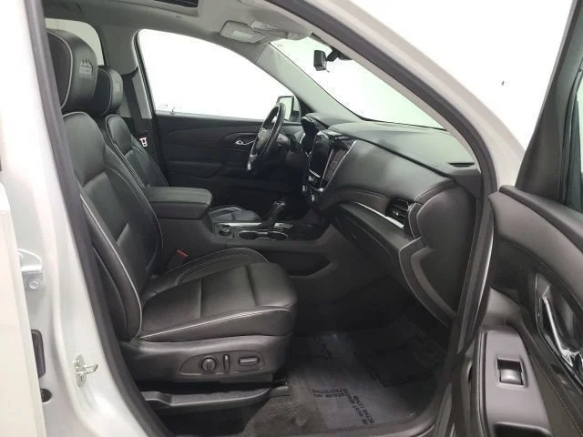 Used 2020 Iridescent Pearl Tricoat Chevrolet High Country image 12